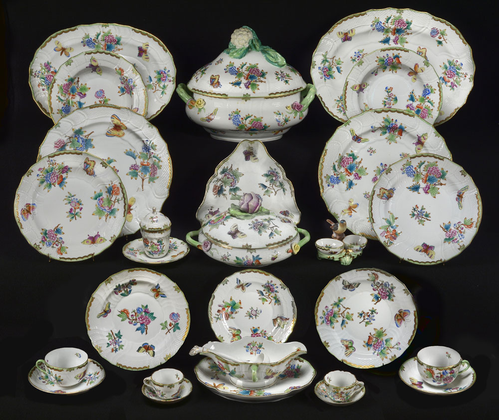  INTERESANTE SERVICIO DE PORCELANA HUNGARA DE HEREND.