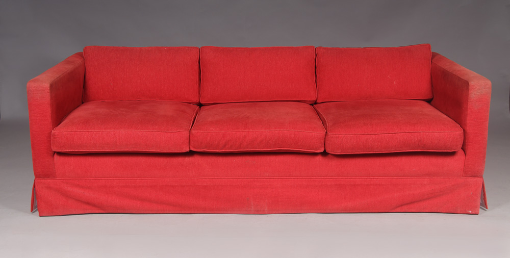  SOFA CONFORTABLE TAPIZADO PARA TRES CUERPOS.