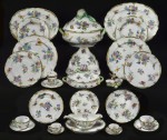 Lote 346: INTERESANTE SERVICIO DE PORCELANA HUNGARA DE HEREND. INTERESANTE SERVICIO DE PORCELANA HUNGARA DE HEREND.