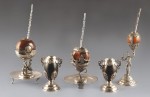 Lotes 499, 471, 475 y 494:
ANTIGUO MATE PORTEÑO DE CALABAZA RUBIA.
PAR DE ANTIGUAS JICARAS CON CALABAZA OVOIDE.
MATE ANTIGUO CON CUENCO DE CALABAZA OVOIDE.
INTERESANTE MATE DE CALABAZA GALLETA PIROGRABADA. Lotes 499, 471, 475 y 494:
ANTIGUO MATE PORTEÑO DE CALABAZA RUBIA.
PAR DE ANTIGUAS JICARAS CON CALABAZA OVOIDE.
MATE ANTIGUO CON CUENCO DE CALABAZA OVOIDE.
INTERESANTE MATE DE CALABAZA GALLETA PIROGRABADA.