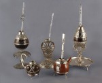 Lotes 524, 528, 521, 525 y 522:
ANTIGUO MATE PORTEÑO DE CALABAZA OSCURA.
ANTIGUO MATE DE CALABAZA GALLETA CON RABITO.
IMPORTANTE MATE PORTEÑO DEL SIGLO XIX.
MATE DE CALABACILLA GALLETA COLOR CAOBA CON RABITO.
MATE DE CALABAZA OVOIDE OSCURA SOBRE SALVILLA. Lotes 524, 528, 521, 525 y 522:
ANTIGUO MATE PORTEÑO DE CALABAZA OSCURA.
ANTIGUO MATE DE CALABAZA GALLETA CON RABITO.
IMPORTANTE MATE PORTEÑO DEL SIGLO XIX.
MATE DE CALABACILLA GALLETA COLOR CAOBA CON RABITO.
MATE DE CALABAZA OVOIDE OSCURA SOBRE SALVILLA.