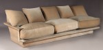 Lote 297: SOFA CONFORTABLE MODELO DE MATTA PARA TRES AMPLIOS CUERPOS.  SOFA CONFORTABLE MODELO DE MATTA PARA TRES AMPLIOS CUERPOS. 