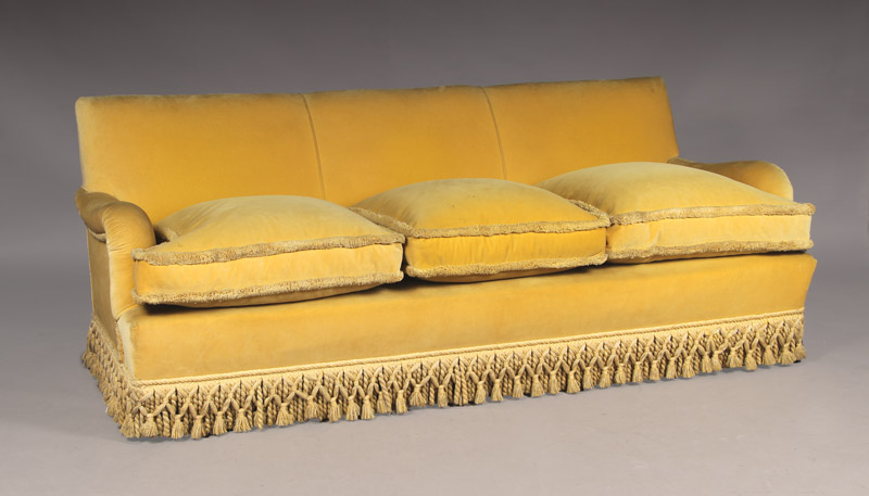  SOFA CONFORTABLE PARA TRES CUERPOS.