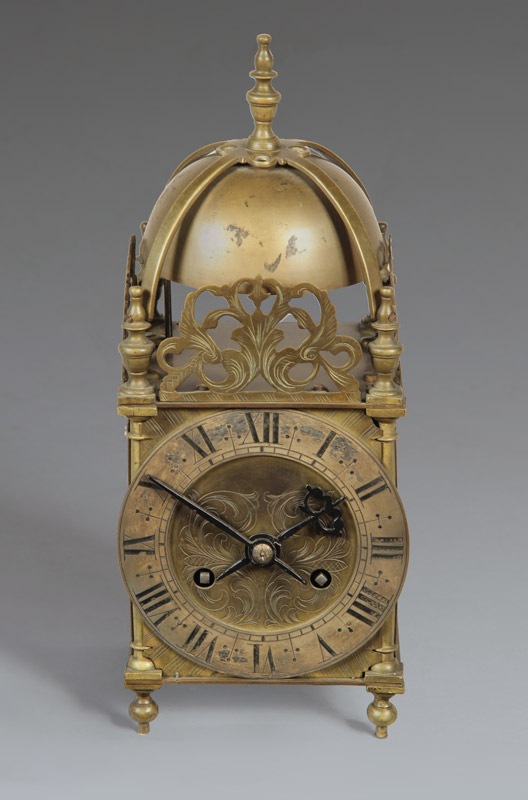  RELOJ DE APOYO INGLES DE LOS DENOMINADOS 'LANTERN CLOCK'.