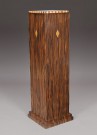 Lote 219: FINA COLUMNA PEDESTAL CUADRANGULAR ART DECO. Lote 219: FINA COLUMNA PEDESTAL CUADRANGULAR ART DECO. FINA COLUMNA PEDESTAL CUADRANGULAR ART DECO.