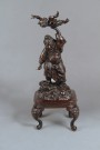 Lote 690: ANTIGUO GRUPO JAPONES DE BRONCE PATINADO. Lote 690: ANTIGUO GRUPO JAPONES DE BRONCE PATINADO. ANTIGUO GRUPO JAPONES DE BRONCE PATINADO.