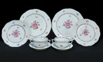 Lote 408: JUEGO DE PORCELANA HUNGARA DE HEREND PARA MESA. JUEGO DE PORCELANA HUNGARA DE HEREND PARA MESA.