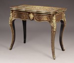 Lote 243: MESA ESTILO LUIS XV CON DECORACION BOULLE. Lote 243: MESA ESTILO LUIS XV CON DECORACION BOULLE. MESA ESTILO LUIS XV CON DECORACION BOULLE.