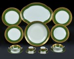 Lote 401: JUEGO DE PORCELANA FRANCESA DE LIMOGES PARA MESA. Lote 401: JUEGO DE PORCELANA FRANCESA DE LIMOGES PARA MESA. JUEGO DE PORCELANA FRANCESA DE LIMOGES PARA MESA.