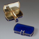 Lote 758: VANITY FRANCESA DE PLATA Y ESMALTE AZUL. Lote 758: VANITY FRANCESA DE PLATA Y ESMALTE AZUL. VANITY FRANCESA DE PLATA Y ESMALTE AZUL.