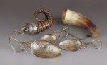 Lotes 536, 537 y 516:
ANTIGUO YESQUERO ARGENTINO DEL SIGLO XIX.
ANTIGUO CHIFLE CRIOLLO DE ASTA.
TRES ANTIGUOS TOPOS CUCHARA BOLIVIANOS. Lotes 536, 537 y 516:
ANTIGUO YESQUERO ARGENTINO DEL SIGLO XIX.
ANTIGUO CHIFLE CRIOLLO DE ASTA.
TRES ANTIGUOS TOPOS CUCHARA BOLIVIANOS.