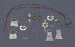 Lotes 597, 594 y 598:
COLLAR ARAUCANO DEL SIGLO XIX.
CUATRO TUPOS SUDAMERICANOS DEL SIGLO XIX.
CINCO PARES DE AROS ARAUCANOS DEL SIGLO XIX Lotes 597, 594 y 598:
COLLAR ARAUCANO DEL SIGLO XIX.
CUATRO TUPOS SUDAMERICANOS DEL SIGLO XIX.
CINCO PARES DE AROS ARAUCANOS DEL SIGLO XIX
