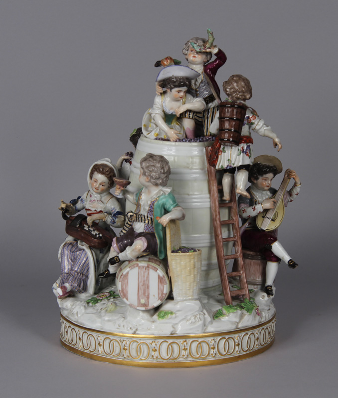  ANTIGUO GRUPO DE PORCELANA ALEMANA DE MEISSEN.