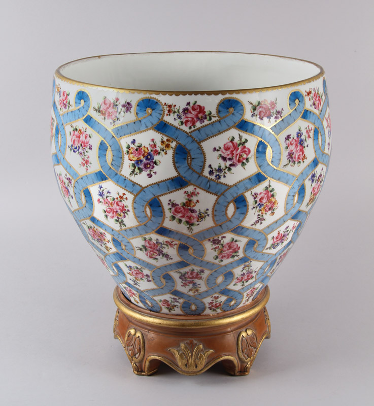  GRAN CACHE POT DE PORCELANA FRANCESA DE SEVRES. 