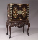 Lote 265: GABINETE INGLES CON DECORACION CHINA. Lote 265: GABINETE INGLES CON DECORACION CHINA. GABINETE INGLES CON DECORACION CHINA.