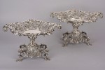 Lote 436: PAR DE ANTIGUOS CENTROS DE PLATA INGLESA SELLADA. Lote 436: PAR DE ANTIGUOS CENTROS DE PLATA INGLESA SELLADA. PAR DE ANTIGUOS CENTROS DE PLATA INGLESA SELLADA.