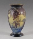 Lote 14: PEQUEÑO VASO FRANCES DE VIDRIO ARTISTICO FIRMADO GALLE. Lote 14: PEQUEÑO VASO FRANCES DE VIDRIO ARTISTICO FIRMADO GALLE. PEQUEÑO VASO FRANCES DE VIDRIO ARTISTICO FIRMADO GALLE.