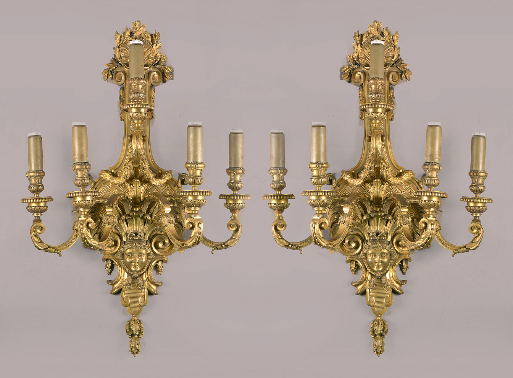 Lotes 401, 402 y 403: 
PAR DE GRANDES APPLIQUES FRANCESES DE BRONCE.
PAR DE GRANDES APPLIQUES FRANCESES DE BRONCE.
PAR DE GRANDES APPLIQUES FRANCESES DE BRONCE.