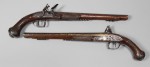 Lote 839: PAR DE ANTIGUAS PISTOLAS DE ARZON FRANCESAS. Lote 839: PAR DE ANTIGUAS PISTOLAS DE ARZON FRANCESAS. PAR DE ANTIGUAS PISTOLAS DE ARZON FRANCESAS.