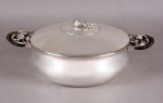 Lote 518: LEGUMBRERA DINAMARQUESA GEORG JENSEN CON TAPA. Lote 518: LEGUMBRERA DINAMARQUESA GEORG JENSEN CON TAPA. LEGUMBRERA DINAMARQUESA GEORG JENSEN CON TAPA.