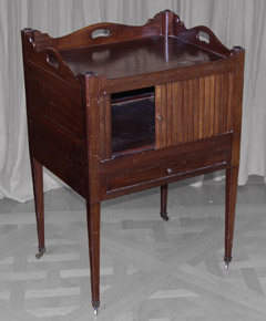 Lote 51: ANTIGUO 'POT CUPBOARD' INGLES DEL SIGLO XIX.  ANTIGUO 'POT CUPBOARD' INGLES DEL SIGLO XIX. 