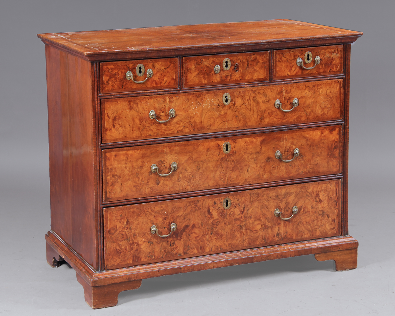  ANTIGUO 'CHEST OF DRAWERS' INGLES QUEEN ANNE.