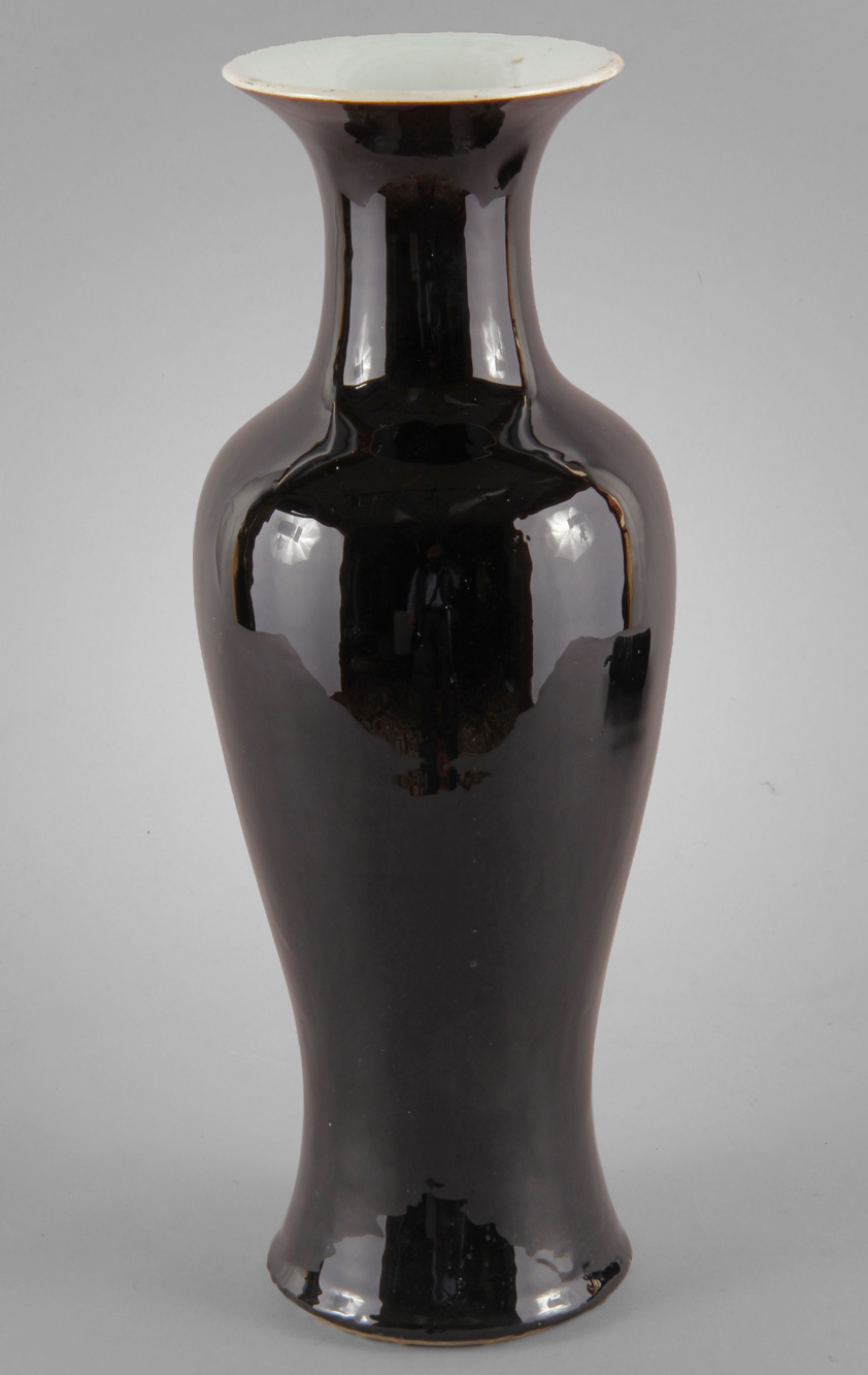  VASO 'BLACK MIRROR' DE ANTIGUA PORCELANA CHINA.
