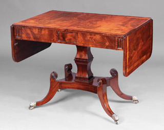 Lote 273: ANTIGUA SOFA TABLE INGLESA DE EPOCA REGENCY.  ANTIGUA SOFA TABLE INGLESA DE EPOCA REGENCY. 