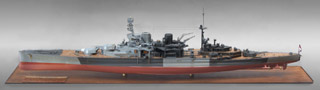 Lote 198: MAQUETA A ESCALA DEL CRUCERO DE BATALLA HMS REPULSE. MAQUETA A ESCALA DEL CRUCERO DE BATALLA HMS REPULSE.