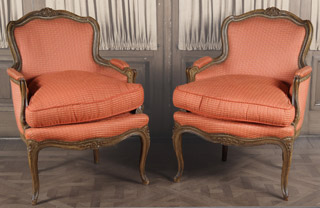 Lote 36: PAR DE SILLONES BERGERE DE ESTILO FRANCES LUIS XV. PAR DE SILLONES BERGERE DE ESTILO FRANCES LUIS XV.