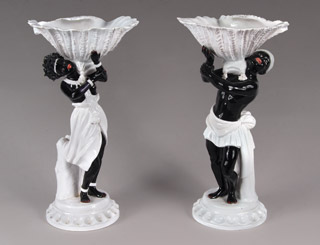 Lote 160: PAR DE 'BLACKMOORS' DE ANTIGUA PORCELANA INGLESA. PAR DE 'BLACKMOORS' DE ANTIGUA PORCELANA INGLESA.