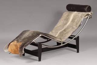 Lote 726: CHAISE LONGUE MODELO DE LE CORBUSIER. CHAISE LONGUE MODELO DE LE CORBUSIER.