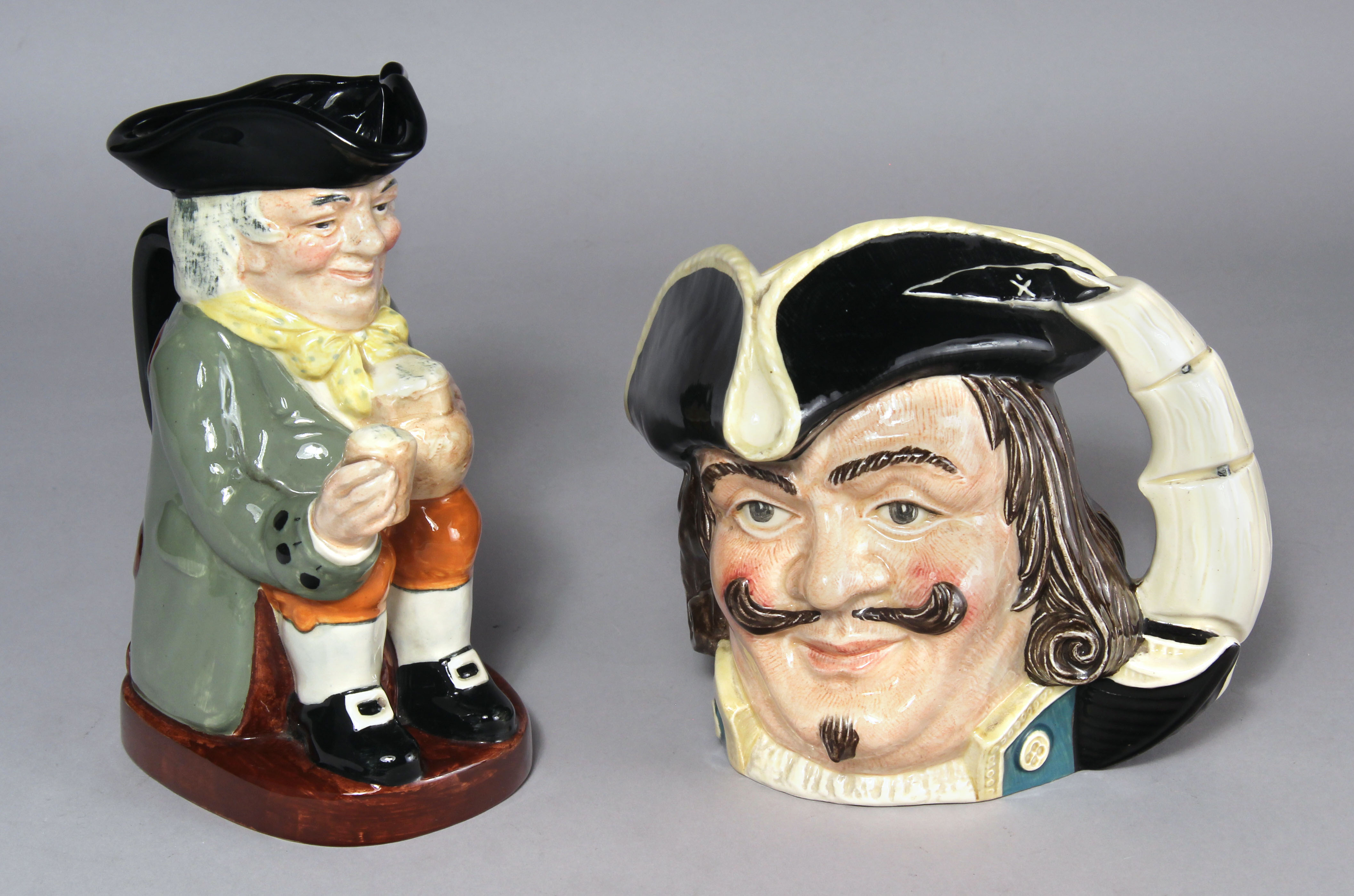 Lotes 768 y 767: 
																		TOBY JUG DE POTTERY INGLESA RE ROYAL DOULTON.
																		TOBY JUG DE POTTERY INGLESA DE ROYAL DOULTON.