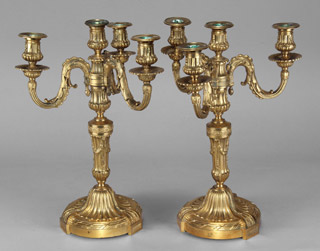 Lote 624: PAR DE ANTIGUOS CANDELABROS FRANCESES ESTILO LUIS XVI. PAR DE ANTIGUOS CANDELABROS FRANCESES ESTILO LUIS XVI.