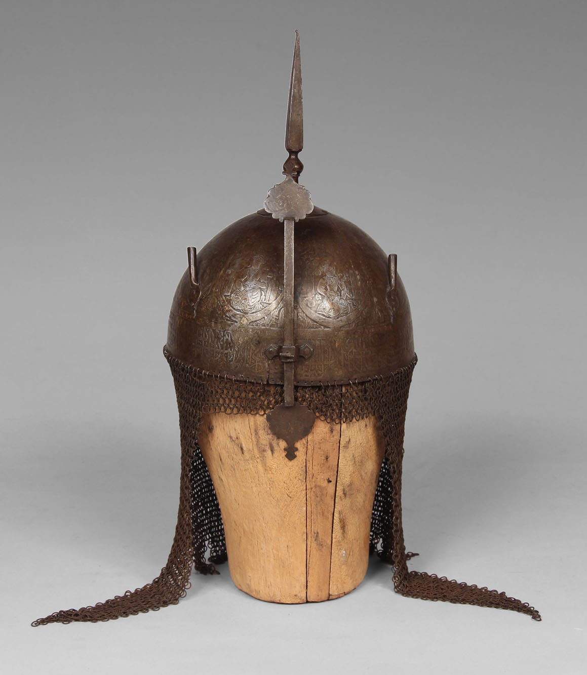  ANTIGUO CASCO DE SOLDADO PERSA.