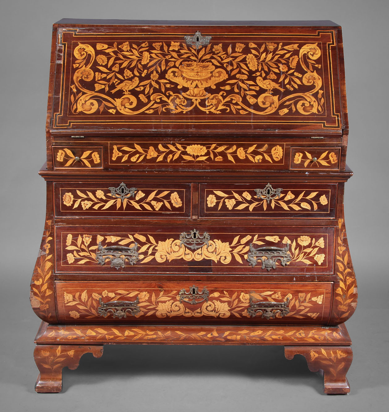  COMODA SECRETAIRE HOLANDESA FORMADA POR DOS CUERPOS. 