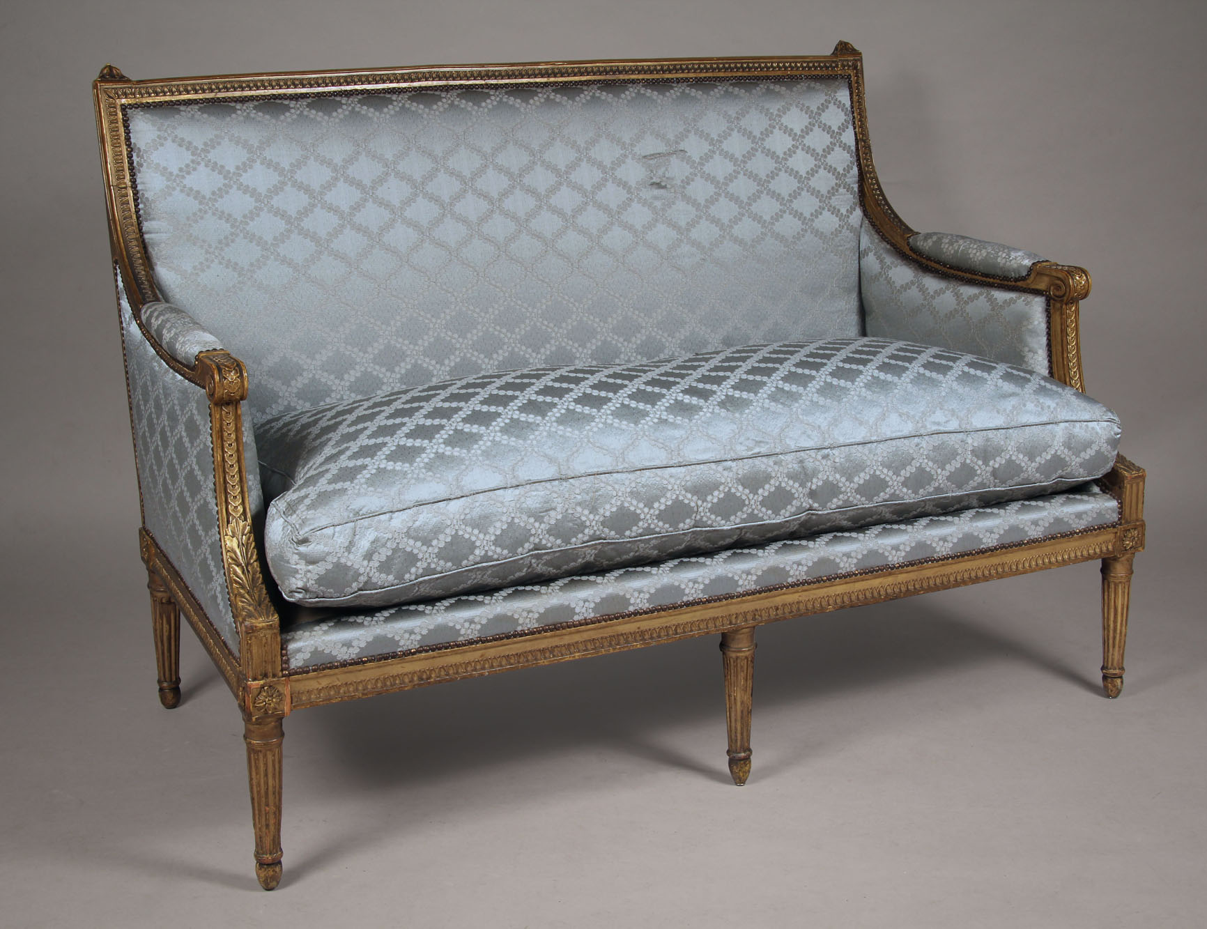  PEQUEÑO SOFA FRANCES DE ESTILO LUIS XVI. 