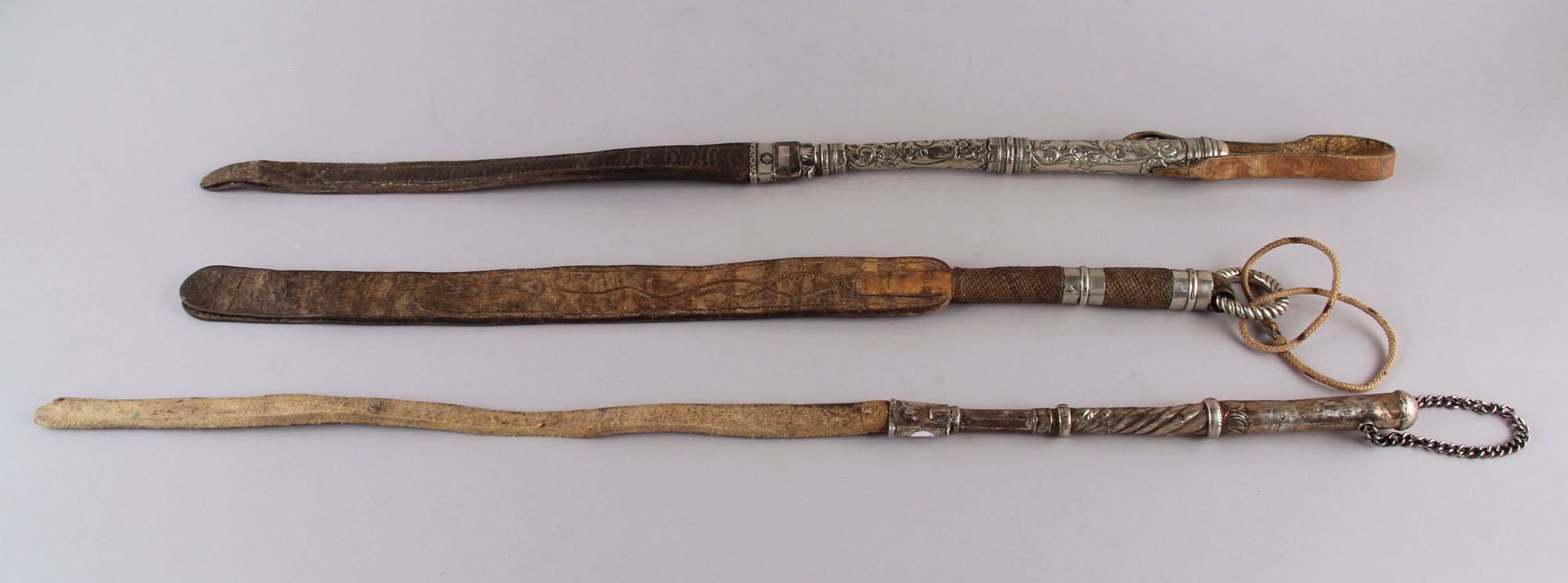 Lotes 481, 492 y 474:
ANTIGUO REBENQUE CRIOLLO DEL SIGLO XIX.
ANTIGUO REBENQUE CRIOLLO DEL SIGLO XIX.
ANTIGUO REBENQUE ESTILO PAMPA DEL SIGLO XIX. Lotes 481, 492 y 474:
ANTIGUO REBENQUE CRIOLLO DEL SIGLO XIX.
ANTIGUO REBENQUE CRIOLLO DEL SIGLO XIX.
ANTIGUO REBENQUE ESTILO PAMPA DEL SIGLO XIX.