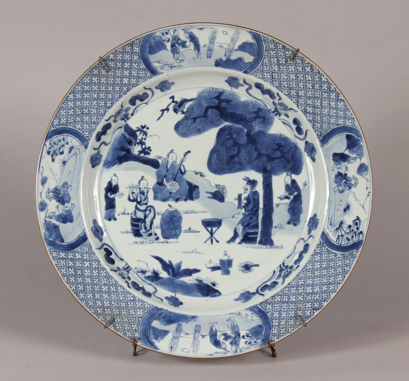 GRAN PLATO DE PORCELANA CHINA SIGLO XIX. GRAN PLATO DE PORCELANA CHINA SIGLO XIX.