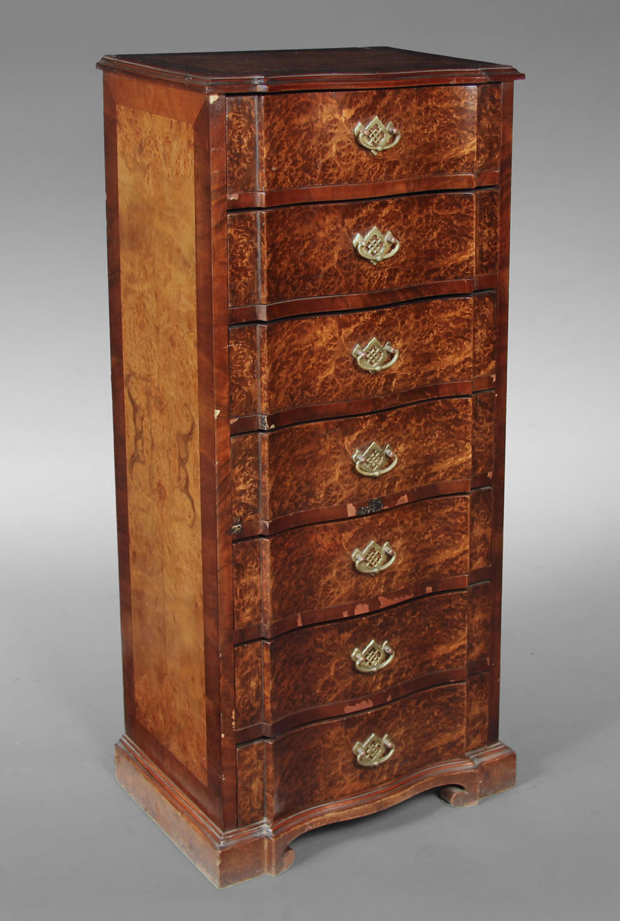  MUEBLE CAJONERO ESTILO INGLES.