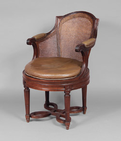 Lote 209: SILLON GIRATORIO FRANCES PARA ESCRITORIO.  SILLON GIRATORIO FRANCES PARA ESCRITORIO. 