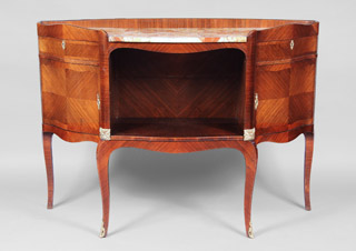 Lote 247: MUEBLE ESTILO FRANCES LUIS XV DE ARRIMO.  MUEBLE ESTILO FRANCES LUIS XV DE ARRIMO. 