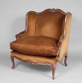 Lote 195: GRAN SILLON BERGERE DE ESTILO FRANCES LUIS XV.  GRAN SILLON BERGERE DE ESTILO FRANCES LUIS XV. 