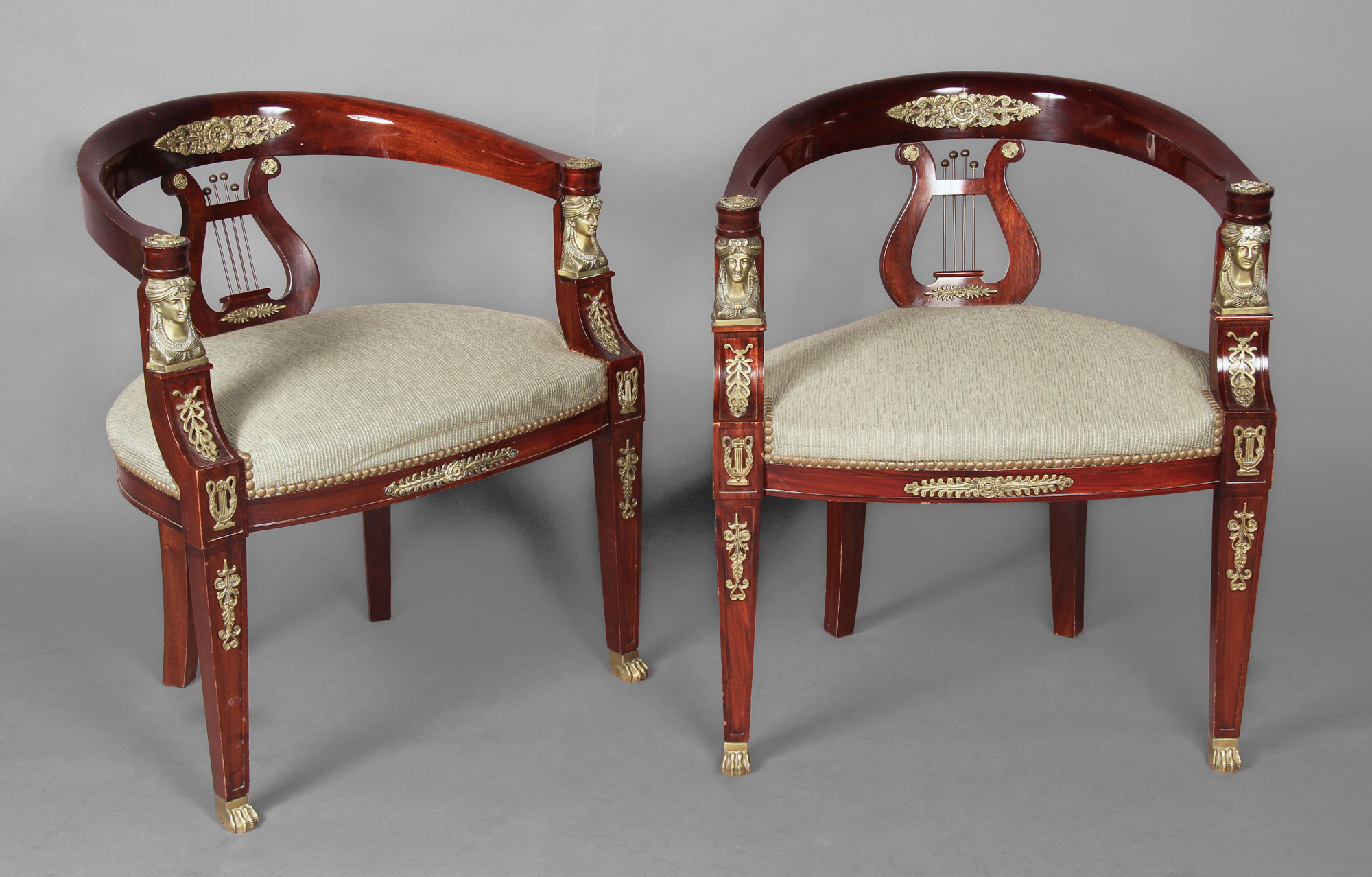  PAR DE SILLONES DE ESTILO FRANCES IMPERIO. 