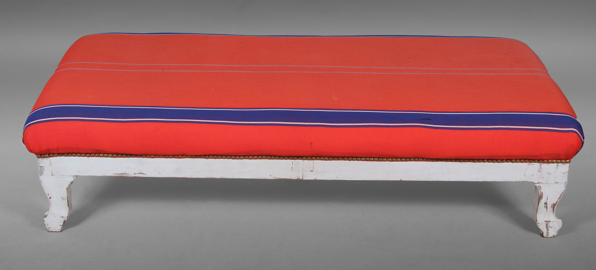  BANQUETA BAJA DE FORMA RECTANGULAR. 