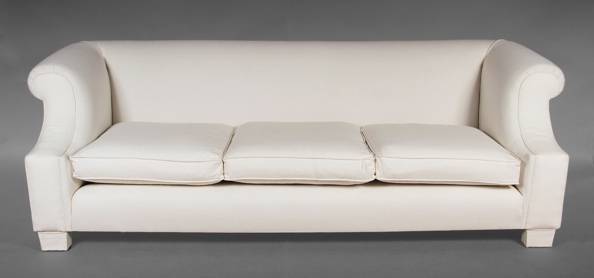  SOFA CONFORTABLE PARA TRES AMPLIOS CUERPOS. 