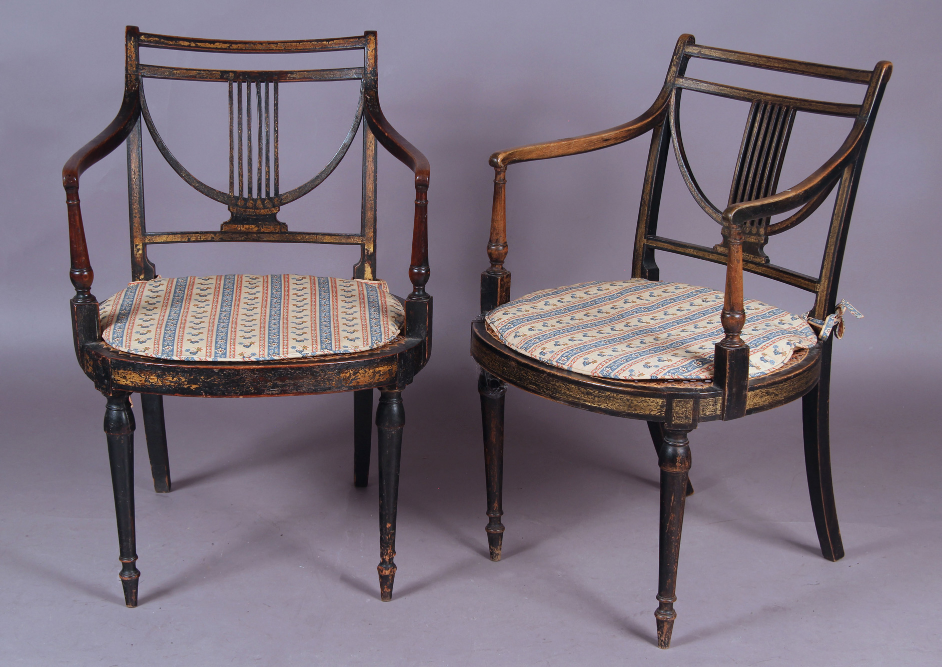  PAR DE ANTIGUOS SILLONES ITALIANOS DEL SIGLO XIX. 