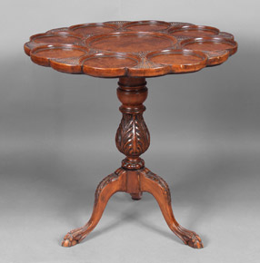 Lote 219: MESA CIRCULAR DE ESTILO INGLES CHIPPENDALE PARA TE.  MESA CIRCULAR DE ESTILO INGLES CHIPPENDALE PARA TE. 