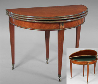 Lote 188: ANTIGUA 'CONCERTINA-ACTION' GAME TABLE INGLESA GEORGIAN. ANTIGUA 'CONCERTINA-ACTION' GAME TABLE INGLESA GEORGIAN.