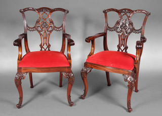 Lote 192: PAR DE SILLONES DE ESTILO INGLES CHIPPENDALE.  PAR DE SILLONES DE ESTILO INGLES CHIPPENDALE. 